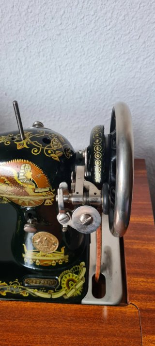 Máquina de coser Singer antigua
