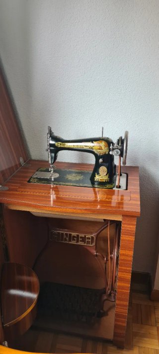 Máquina de coser Singer antigua