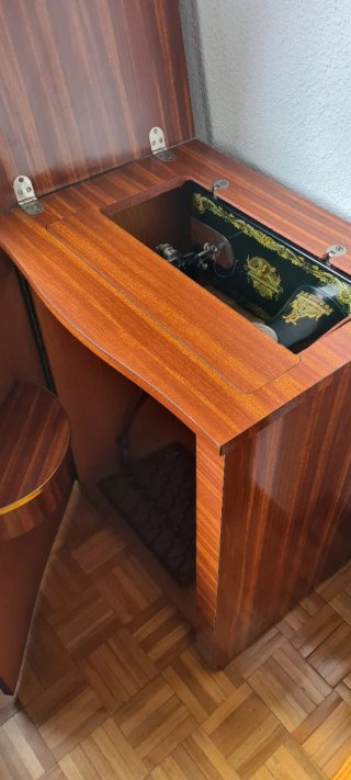 Máquina de coser Singer antigua