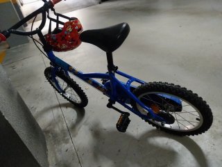 Bicicleta infantil Decathlon azul