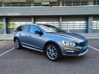 VOLVO V60 Cross Country 2.0 D3 Summum Auto