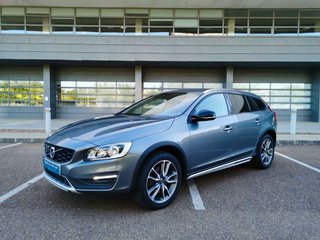 VOLVO V60 Cross Country 2.0 D3 Summum Auto
