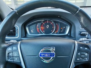 VOLVO V60 Cross Country 2.0 D3 Summum Auto