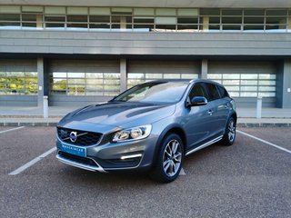 VOLVO V60 Cross Country 2.0 D3 Summum Auto
