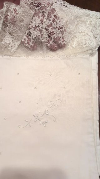 Sábanas antiguas de algodón con encaje
