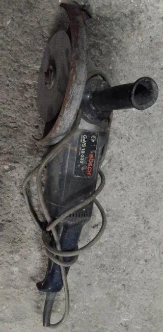 Radial Bosch GWS 18-230