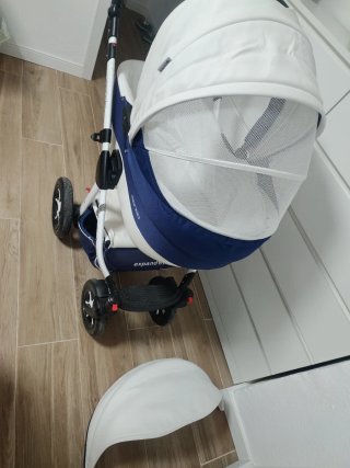 Carro de bebé y silla de coche