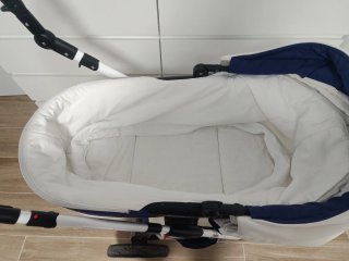 Carro de bebé y silla de coche