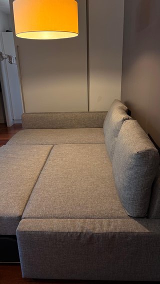 Sofá cama IKEA FRIHETEN gris claro