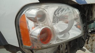 Faro Derecho Nissan Navara 2005