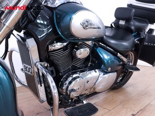 SUZUKI INTRUDER C 800