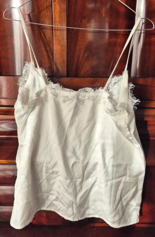 Top lencero blanco con encaje