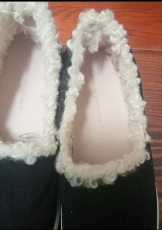 Zapatillas Zara negras con forro de pelo