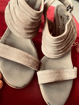 Sandali scamosciati beige/marrone