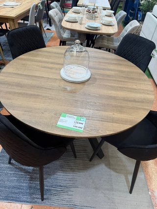 Mesa redonda madera + 4 sillas negras