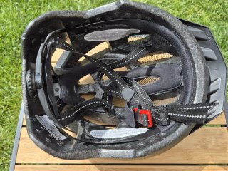 Casco de bicicleta negro