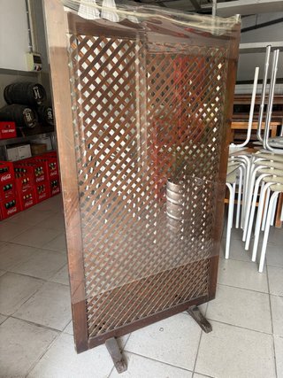 Biombo separador de madera