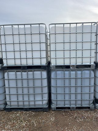 Depósitos de agua IBC 1000L con jaula metálica