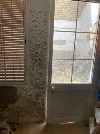 Puerta de aluminio con cristales climalit