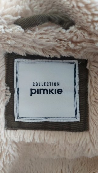 Parka verde con capucha y forro de borreguito