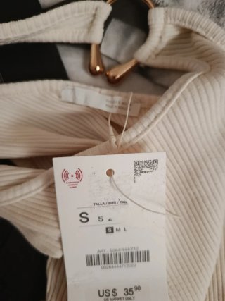 Top Zara Beige con Anilla Dorada