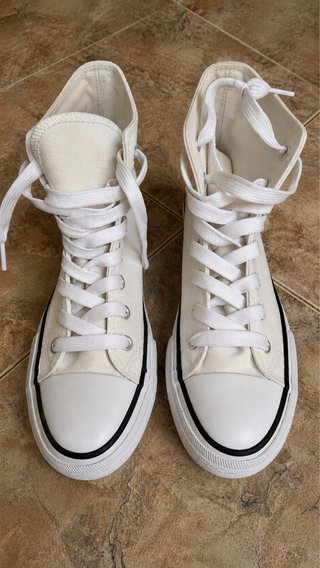 Zapatillas tipo Converse blancas