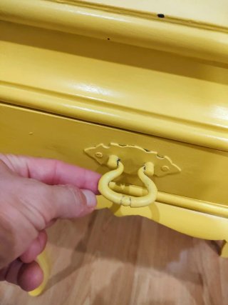 Tavolo da ingresso giallo in stile vintage