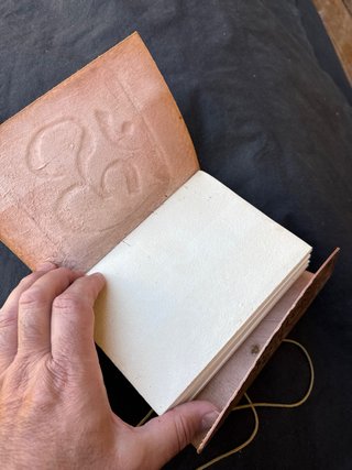 Cuaderno Rústico con Símbolo OM