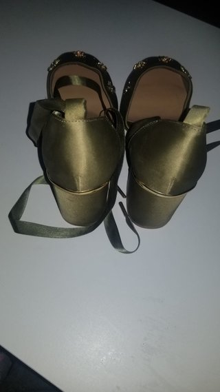 Zapatos Stradivarius verde t.38
