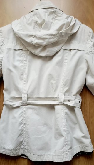 Chaqueta beige entretiempo