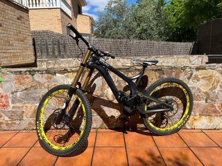 Bici Evil Undead Carbono Kashima DH