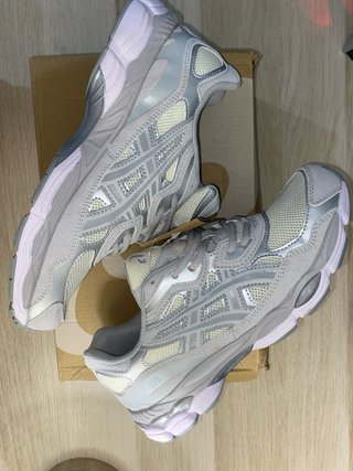 Asics Gel NYC Plata/Blanco Talla 42