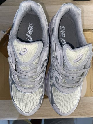 Asics Gel NYC Plata/Blanco Talla 42