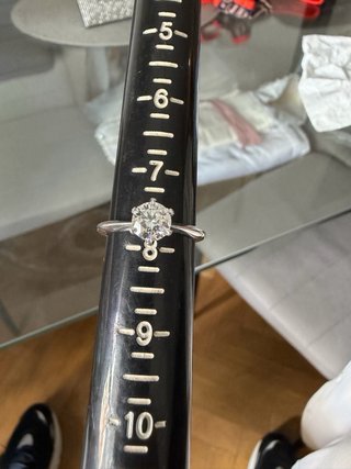 Precioso anillo solitario con diamante 1kilate