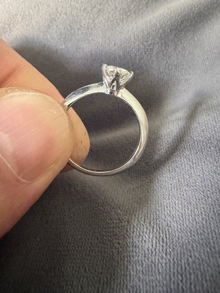 Precioso anillo solitario con diamante 1kilate