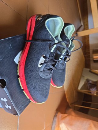 Zapatillas Under Armour UA HOVR Sonic 5 - T 44.5