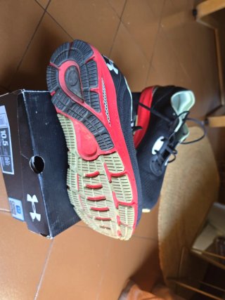 Zapatillas Under Armour UA HOVR Sonic 5 - T 44.5