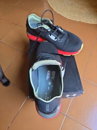 Zapatillas Under Armour UA HOVR Sonic 5 - T 44.5