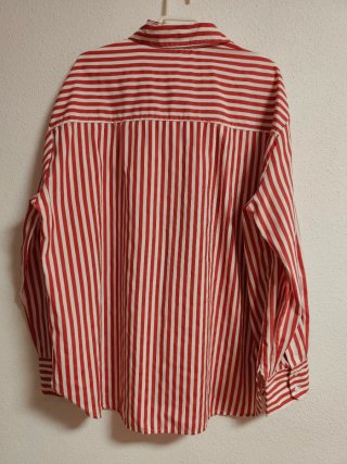 Camisa de chica talla L de Stradivarius.