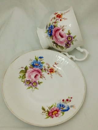 Taza y platillo vintage porcelana inglesa Bone Chi
