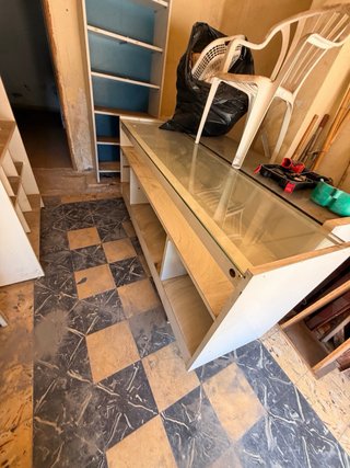 3 Estantería y 2 recepción vitrina
