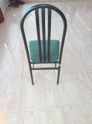 Sillas de hierro verde (300u)