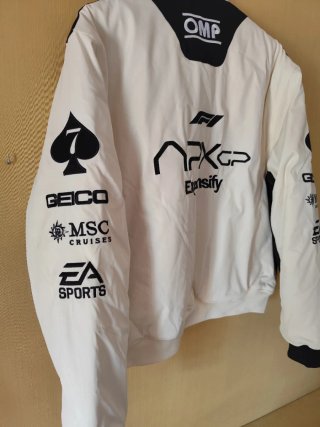 Chaqueta APEX F1 talla XL, acolchada y bordada