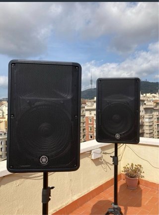 Altavoz Yamaha DBR15