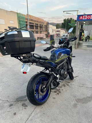 Yamaha Tracer 900 Azul y Negro