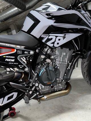 KTM Duke 790