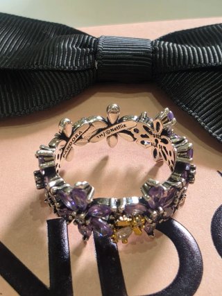 Anillo Pandora Los Bridgerton Morado