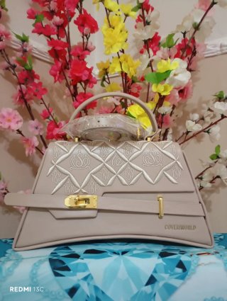 Borse Coveri World beige e bianca