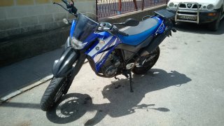Yamaha XT 660X Supermotard Azul y Blanca