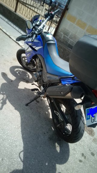 Yamaha XT 660X Supermotard Azul y Blanca